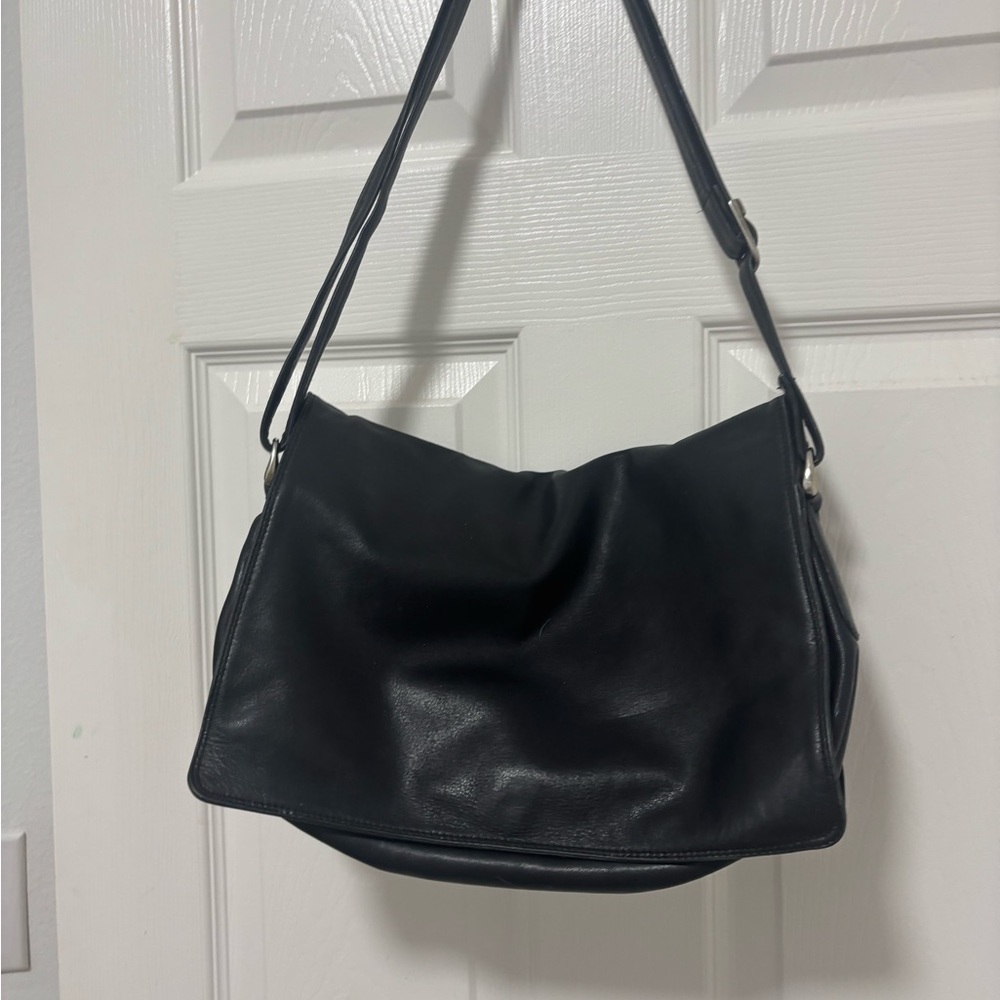 Classic Black Leather Shoulder Bag Tula